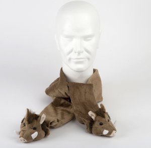 Boar scarf