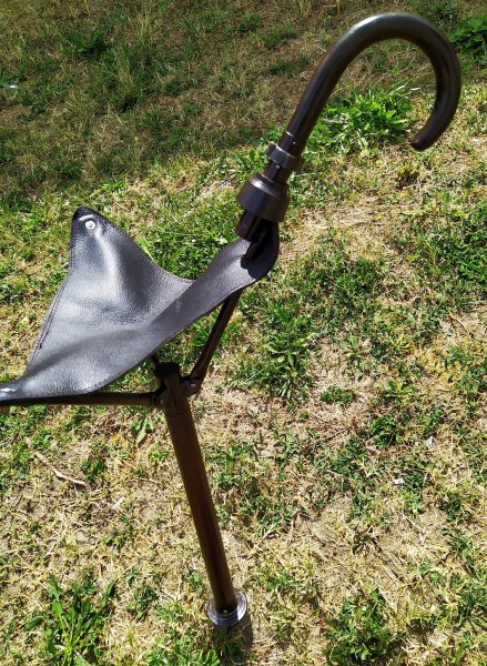 Wooden one-legged chair Umbrella